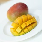 How to Peel and Eat Mangos