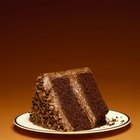 How to Ensure an Even Layer Cut in a Tier of a Wedding Cake