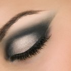 How to Wax Your Own Eyebrow With Stencils