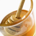 How to Exfoliate the Face With Honey