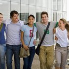 How to Make Friends in College When You're Shy