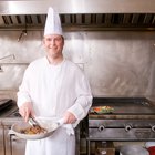 What Is the Difference Betweeen Cooking With Vegetable Oil & Olive Oil?