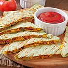 How Do I Cook Chicken Quesadillas Like Mexican Restaurants?