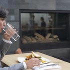 How Much Water Should I Drink With a High Fiber Diet?