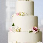How to Add Meringue Powder to Buttercream Frosting for Strength