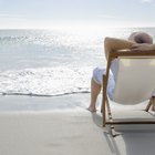 How to Make a Beach Chair Out of Fondant