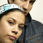 What Is the Difference Between a Healthy & Unhealthy Relationship?