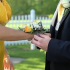 How to Coordinate a Tuxedo With the Color of a Prom Dress