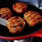 Can I Mix Ground Pork With Ground Beef to Make Hamburgers?