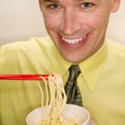 What Kind of Noodles Go in Chicken Lo Mein?
