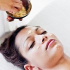 How to Make Body Scrub With Olive Oil & Brown Sugar