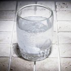 ¿Qué clase de reacción ocurre entre el ácido clorhídrico y un Alka Seltzer? 