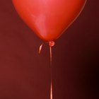¿Qué sucede si colocas mitad aire y mitad helio en un globo?