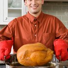 Difference Between a Broiling & Roasting Pan