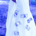 How to Have a Dollar Dance at a Wedding