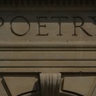 Cómo escribir un ensayo de análisis de poesía comparando y contrastando dos poemas