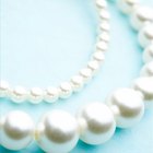 How to Identify Bakelite Jewelry