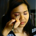 How to Enhance Filipino Eyes With Makeup