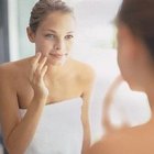 The Difference Between Blackheads and Whiteheads