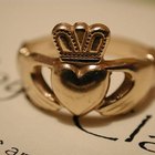 What Is a Friendship Ring?