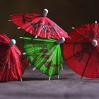 How to Make and Find Hawaiian Luau Decorations