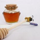 How to Cure Acne With Raw Honey