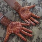 Cómo hacer un tatuaje de henna en casa