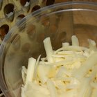 Métodos para rallar queso blando en bloque