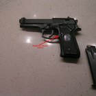 Cómo disparar una pistola Beretta 9mm