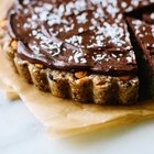 Tarta de nueces y almendras con cobertura de chocolate