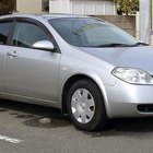 How to take apart the key fob for a Nissan Primera
