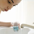 Como gargarejar com água oxigenada de forma segura?