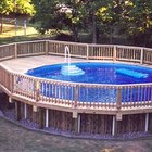 Cómo construir una terraza alrededor de una piscina ubicada sobre el nivel del suelo