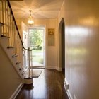 Cómo elegir la pintura correcta para escaleras de interior