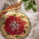 Cómo hacer una deliciosa salsa para espaguetis con tomates frescos