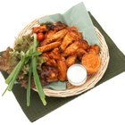 Cómo freír alas de pollo en abundante aceite caliente