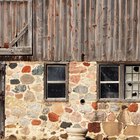What Is the Cost Difference Between a Poured Concrete Foundation & a Cinder Block Foundation?