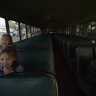 Advantages & Disadvantages of Taking Children on Field Trips While in School