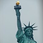 ¿Què representan los siete picos en la corona de la Estatua de la Libertad?