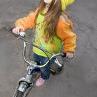 Cómo enseñar a un niño de 5 años a andar en una bicicleta sin ruedas entrenadoras