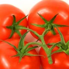 ¿Cómo saber si estoy dando demasiada o poca agua a mis tomateras?