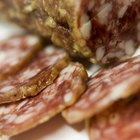 Quanto tempo o salame seco durará se não for refrigerado?