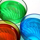 Como fazer um líquido colorido para colocar em uma garrafa decorativa