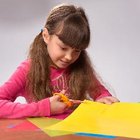 Actividades artísticas y manualidades para niños de 6 años que están solos en su casa