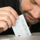 ¿Cómo hacen los ladrones para escanear las tarjetas de crédito en los bolsos?