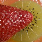 Cómo crear un arreglo comestible de frutas