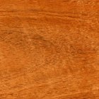 ¿Cuáles son las características de la madera de caoba?