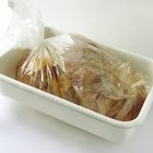 ¿Cuáles son los peligros de cocer alimentos en bolsas plásticas?