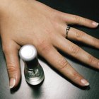 Ayuda para las rajaduras verticales en tus uñas