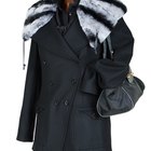 ¿Cómo puedo determinar mi talla de abrigo?